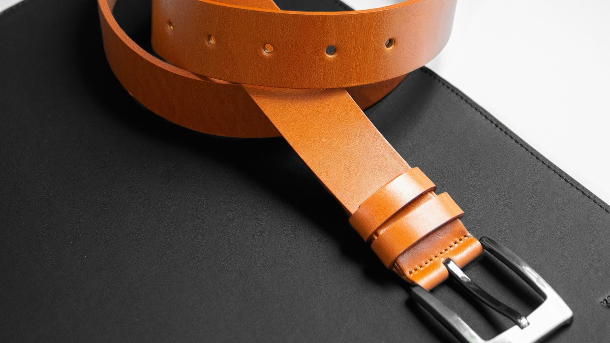 5 Basic Accessories You Need To Look More Stylish